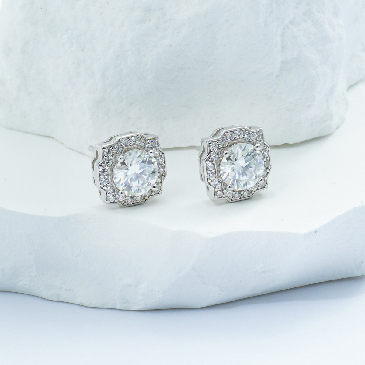 S925 Round Synthetic Moissanite Luxury Stud Earrings Mother's Day Gift For Men Women