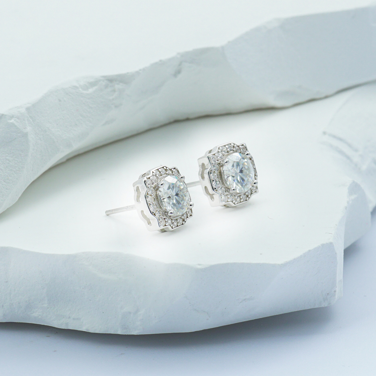 S925 Round Synthetic Moissanite Luxury Stud Earrings Mother's Day Gift For Men Women