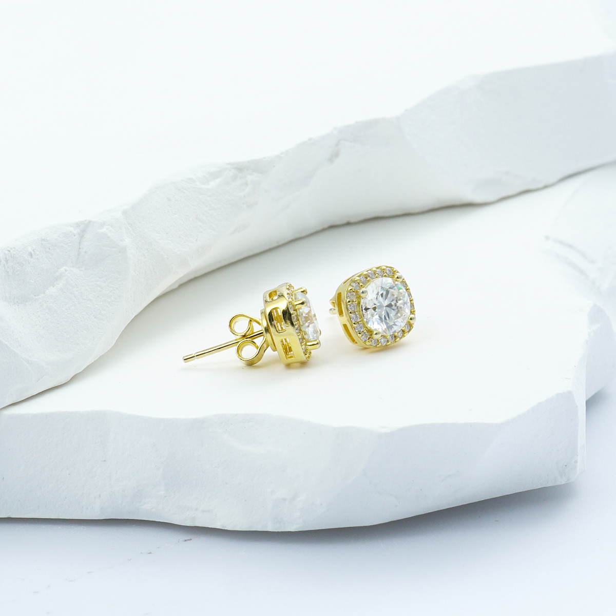 HALO SQUARE Luxury Stud Earrings S925S & VVS Moissanite