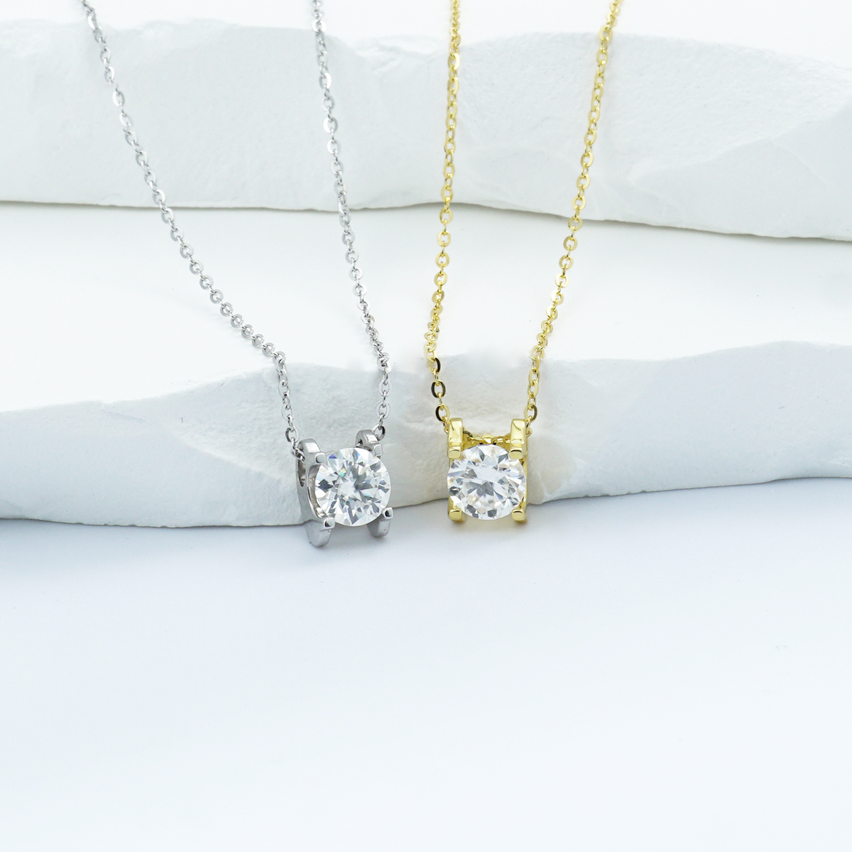 S925 1CT ROUND CUT SYNTHETIC MOISSANITE CLASSIC SOLITAIRE PRONG PENDANT NECKLACE