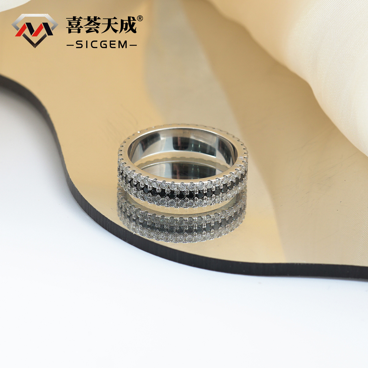 S925 Handmade Black and White Melee Synthetic Moissanite Pave Band