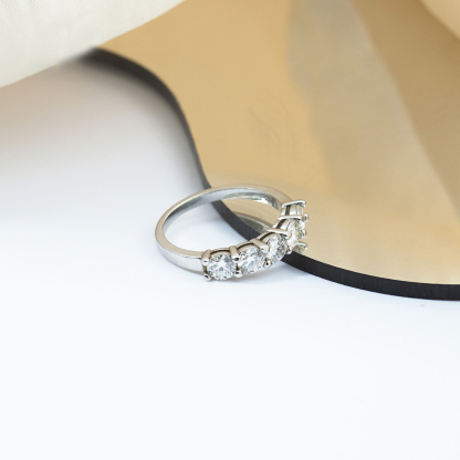 1.5ct D Color S925 VVS Clarity Round Synthetic Moissanite Half Eternity Stacking Band