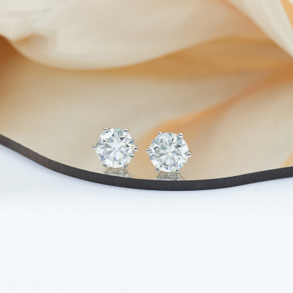 FROSTFIRE Six-Prong Solitaire Stud Earrings 925S & VVS Moissanite