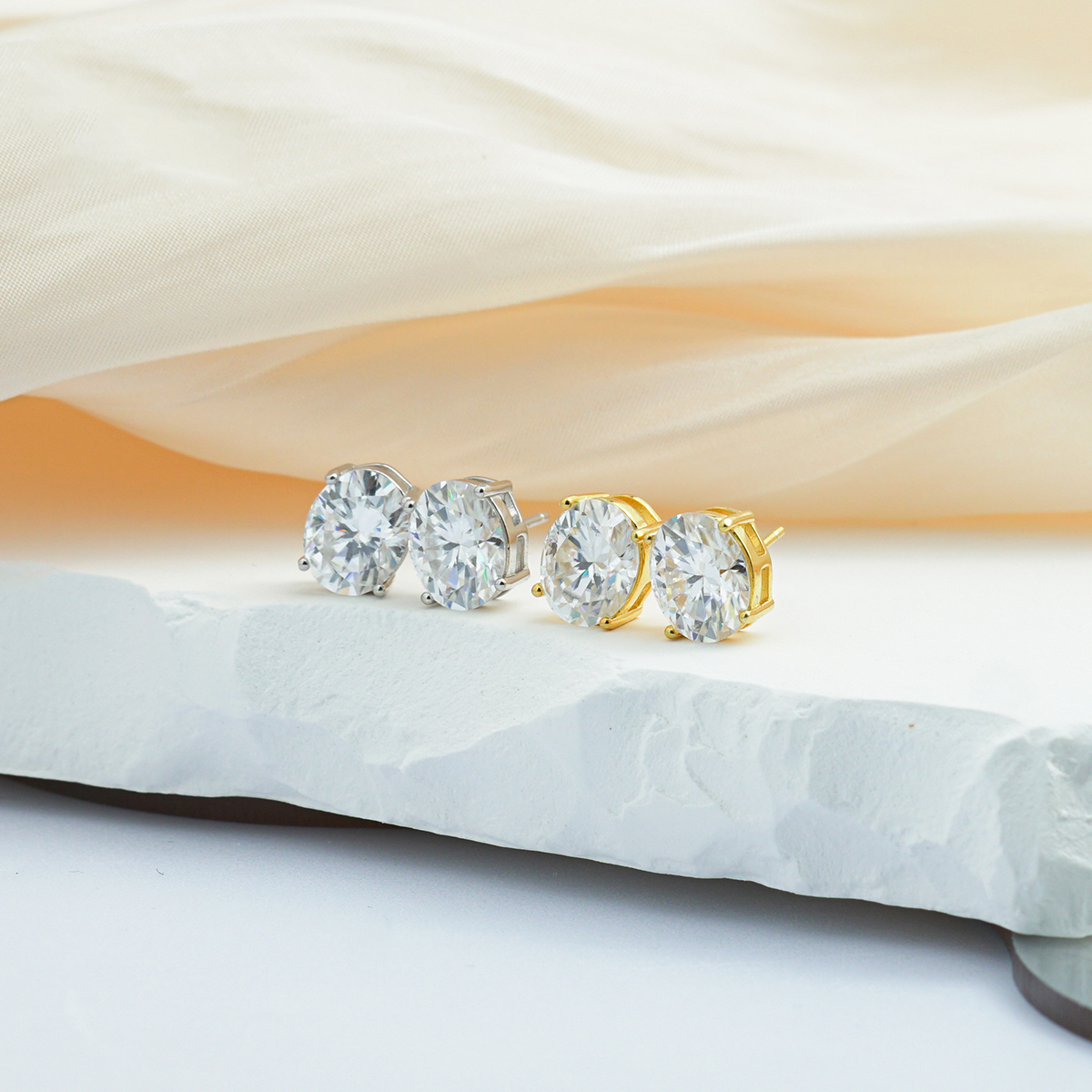 S925 Oval Cut Synthetic Moissanite Stud Earrings Gift For Men Women