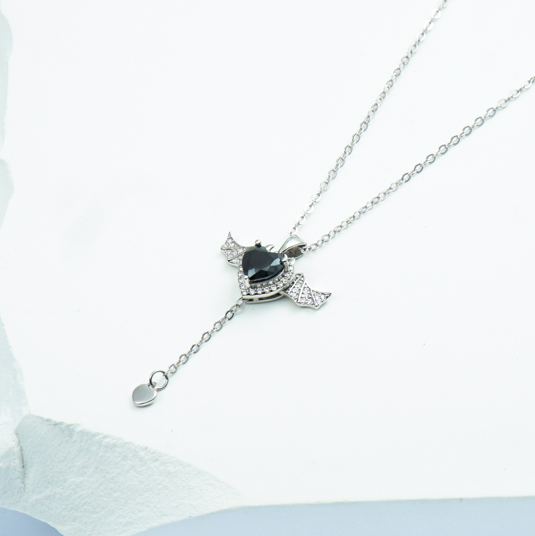 S925 HEART SYNTHETIC MOISSANITE FLYING BAT WING PENDANT NECKLACE