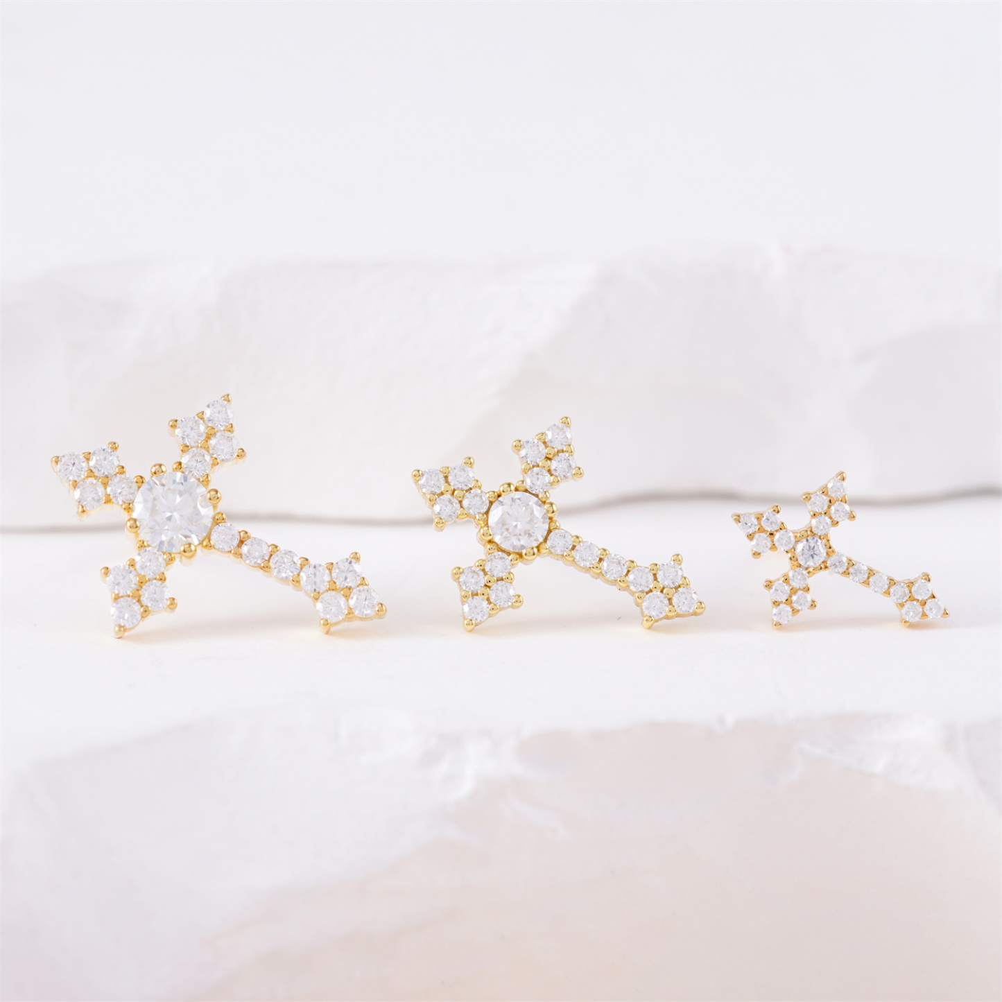 Cross Prong Stud Earrings S925 & D Color VVS Synthetic Moissanite