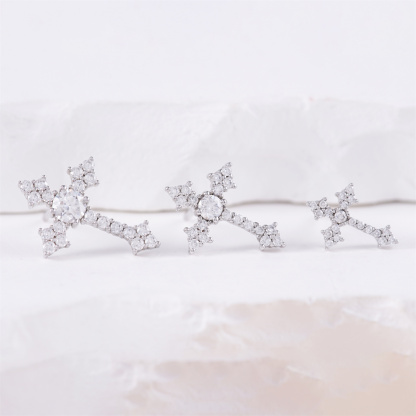Cross Prong Stud Earrings S925 & D Color VVS Synthetic Moissanite