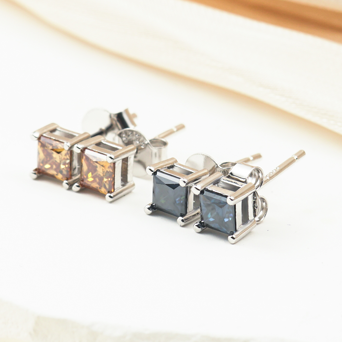 0.4ct Princess Synthetic Moissanite Classic Stud Earrings S925