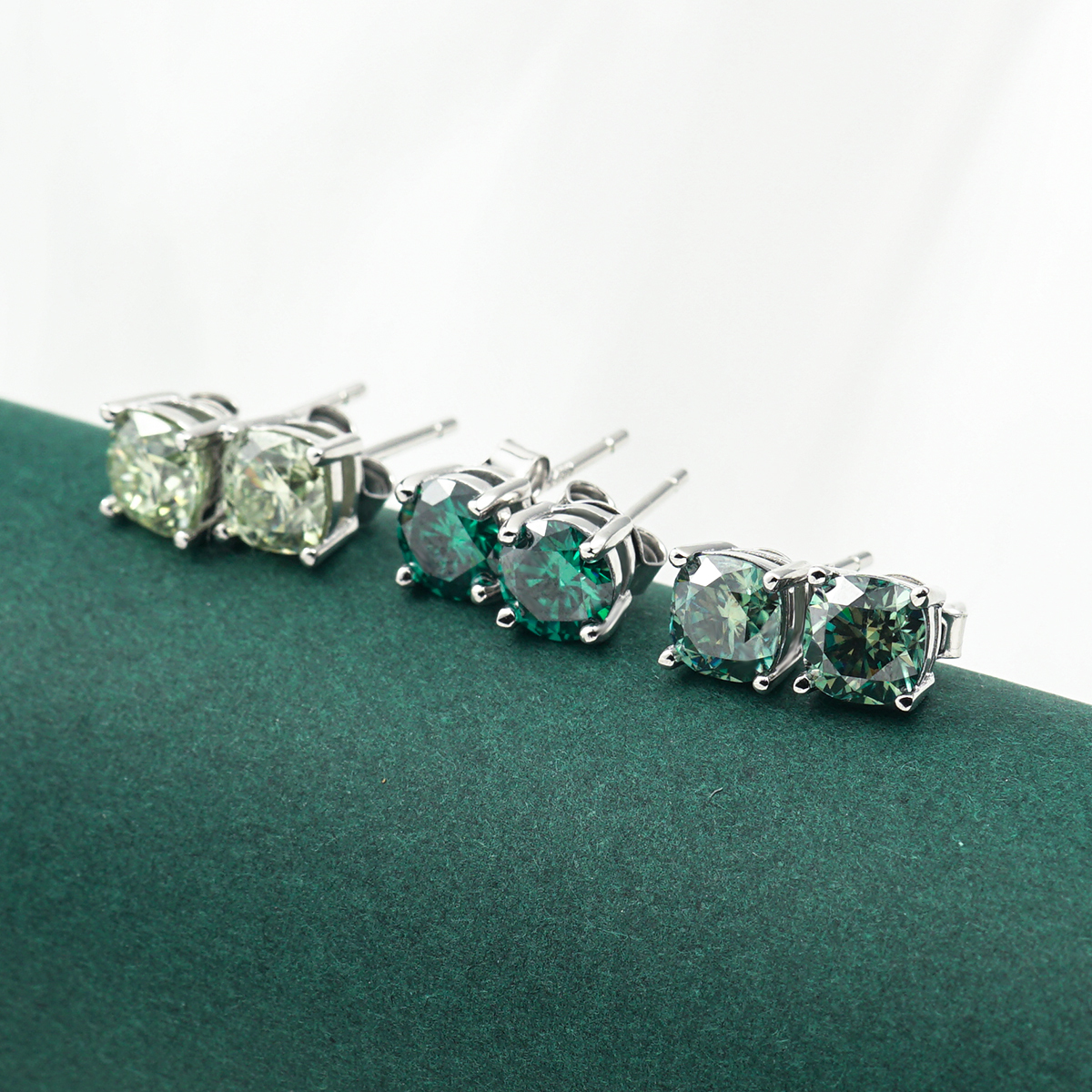 1ct Round Synthetic Moissanite Four Prong Stud Earrings S925