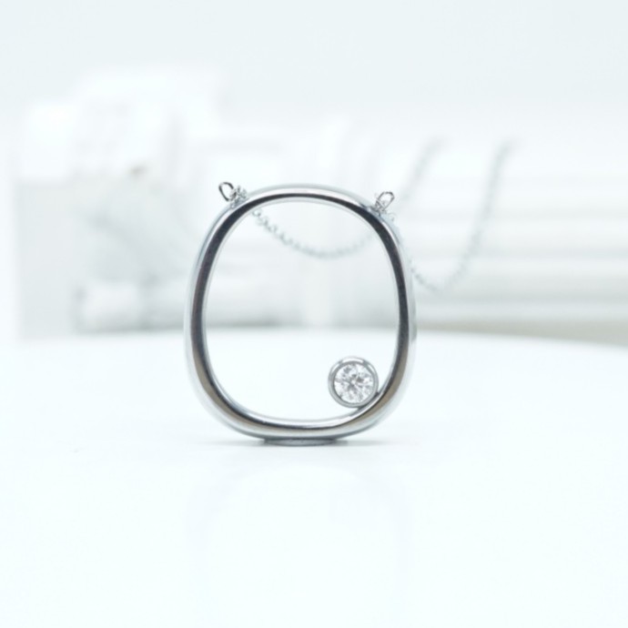 0.1ct Synthetic Moissanite Circle Pendant Necklace Titanium Steel