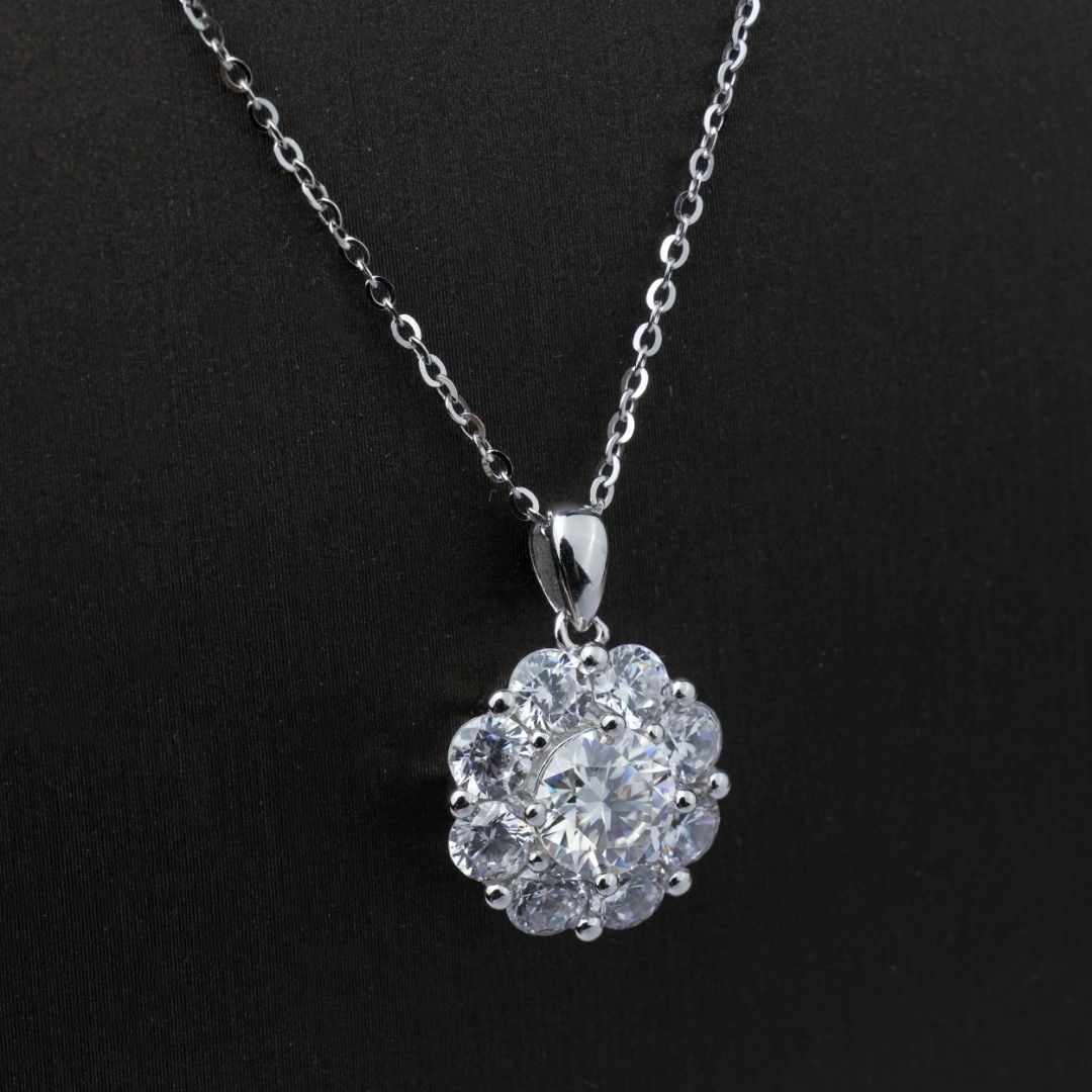 1ct Round Synthetic Moissanite Luxury Floral Pendant Necklace Chain S925