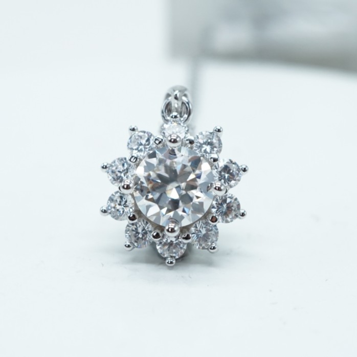 2ct Bling Sunflower Pendant Necklace D Color Synthetic Moissanite Necklace Chain S925