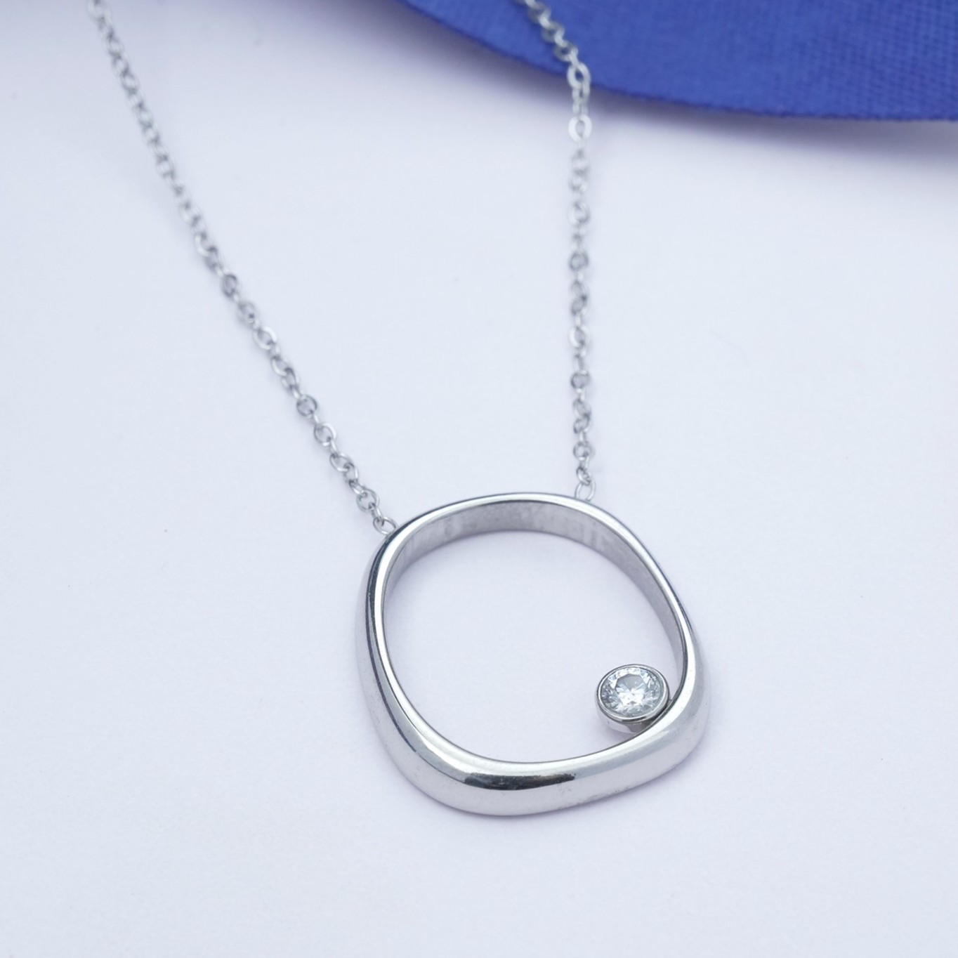 0.1ct Synthetic Moissanite Circle Pendant Necklace Titanium Steel