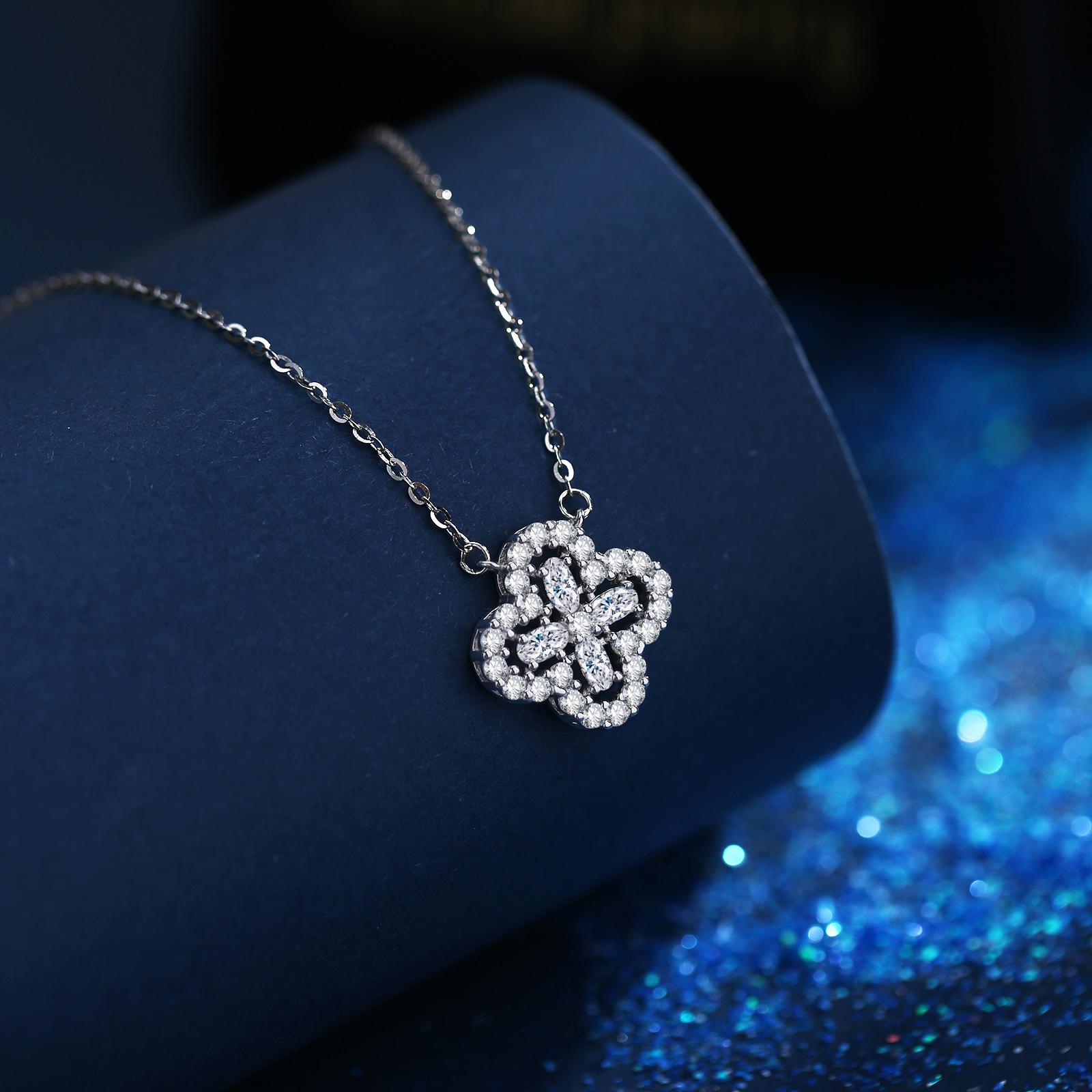 Oval Synthetic Moissanite Classic Four Leaf Necklace Chain S925