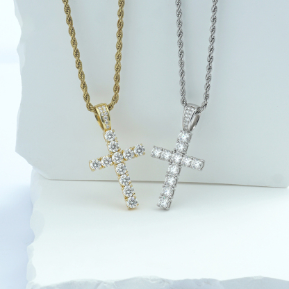 Unisex Classic Cross Pendant Necklace 925S & VVS Moissanite