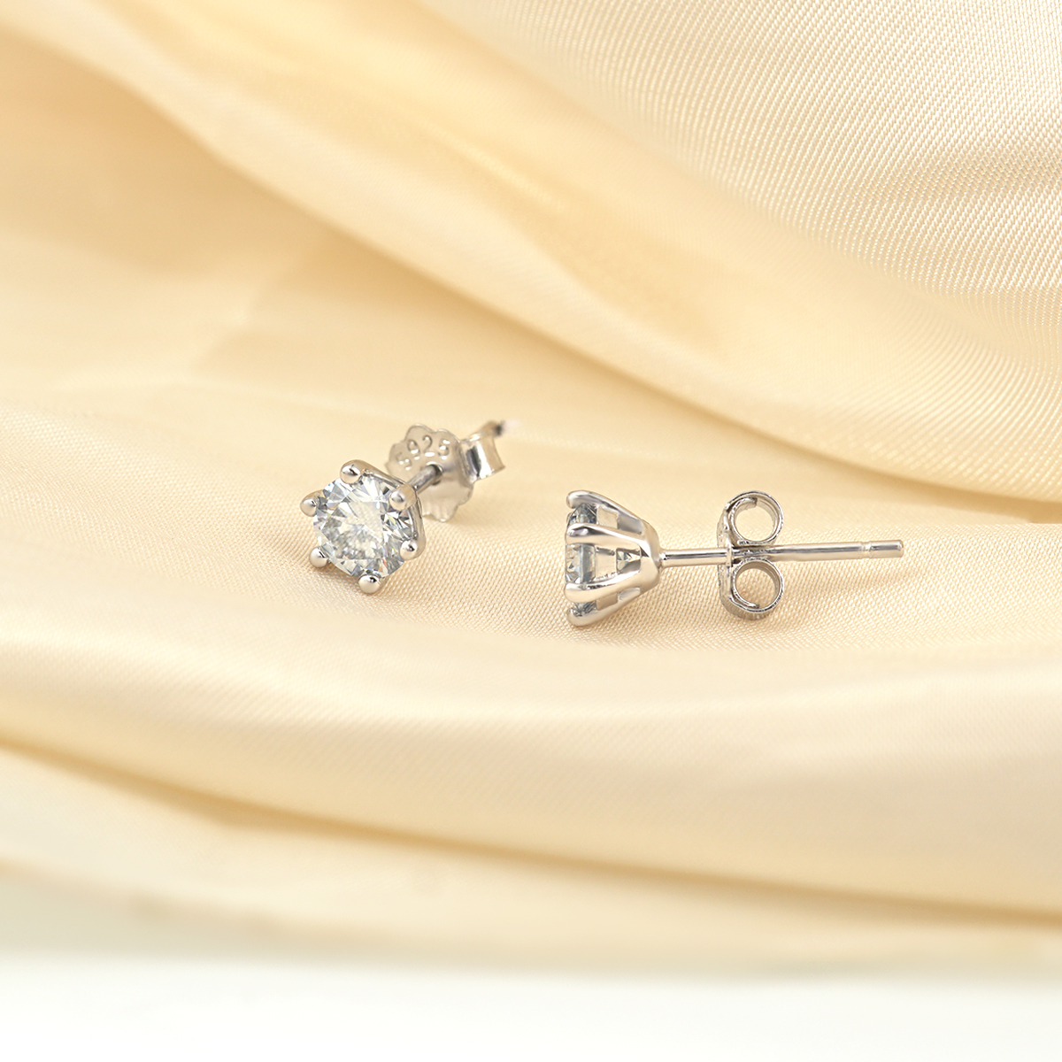 1ct Round Synthetic Moissanite Six Prong Stud Earrings S925