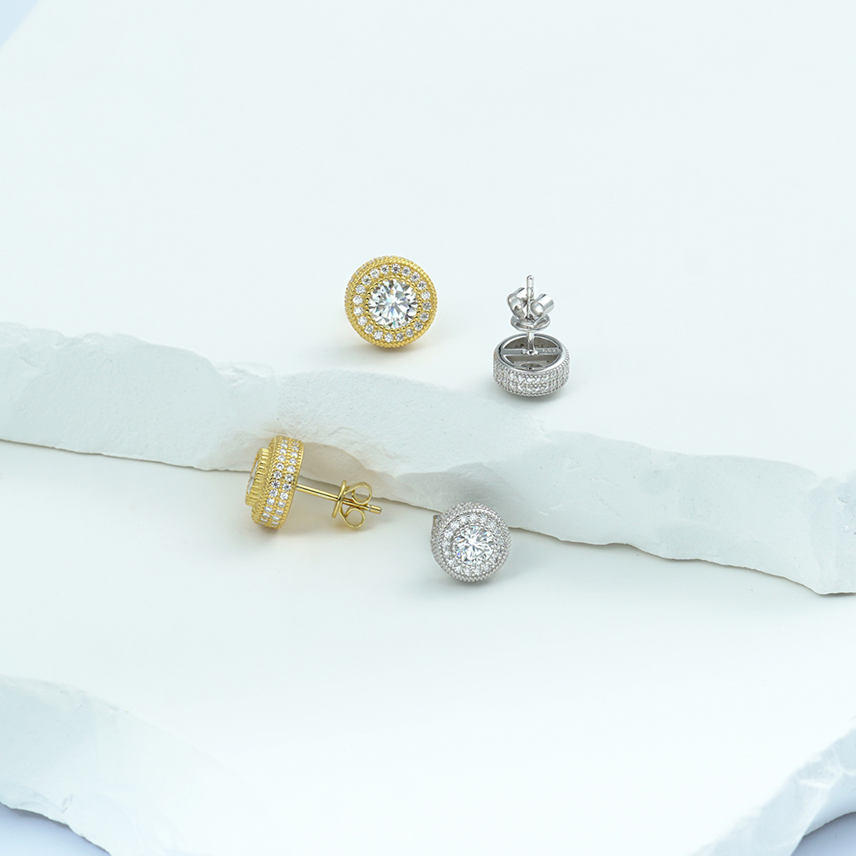 IcePulse Round Bling Stud Earrings 925S & VVS Moissanite