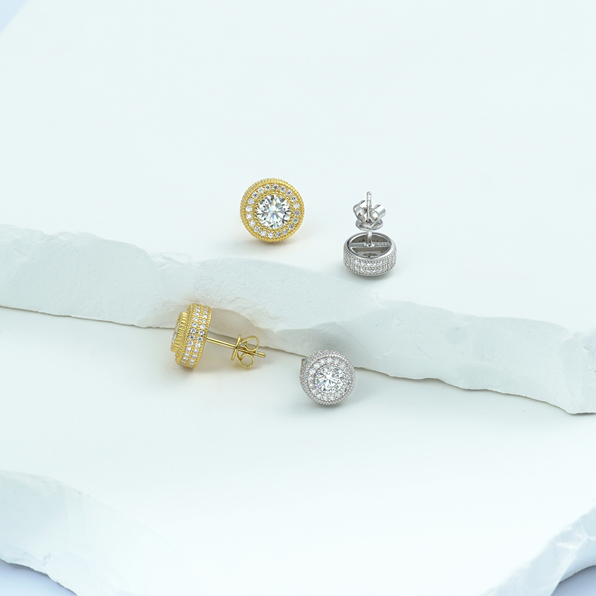 IcePulse Round Bling Stud Earrings 925S & VVS Moissanite