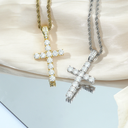 Unisex Classic Cross Pendant Necklace 925S & VVS Moissanite