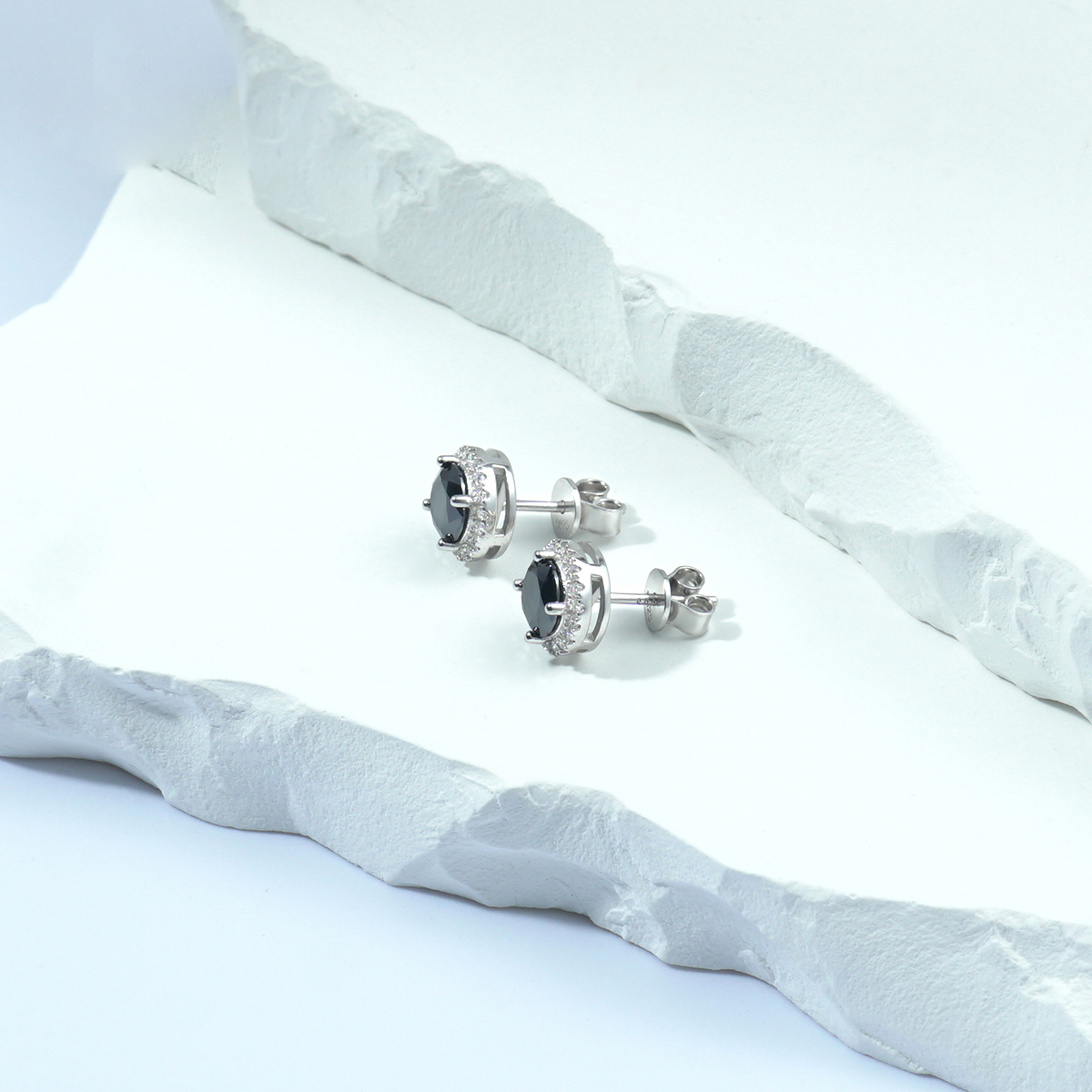 ICEBURST  Halo Spark Stud Earrings 925S & VVS Moissanite