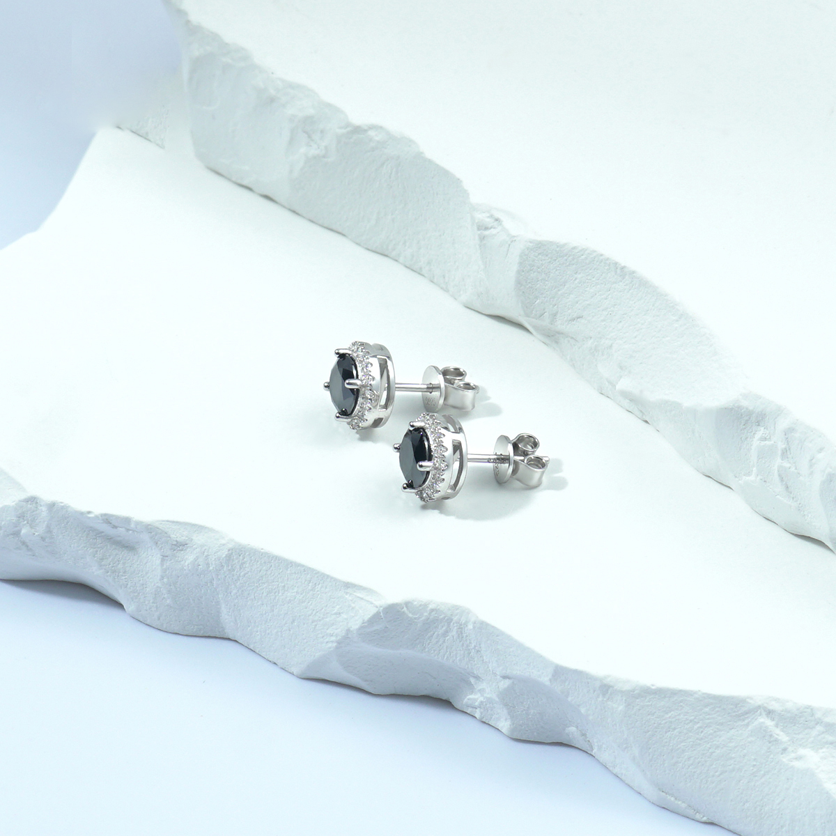 ICEBURST  Halo Spark Stud Earrings 925S & VVS Moissanite