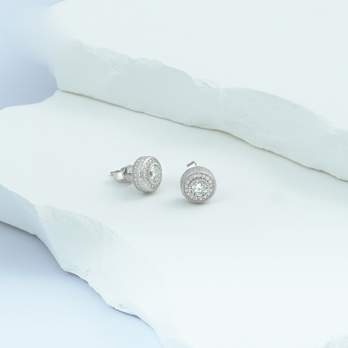 IcePulse Round Bling Stud Earrings 925S & VVS Moissanite