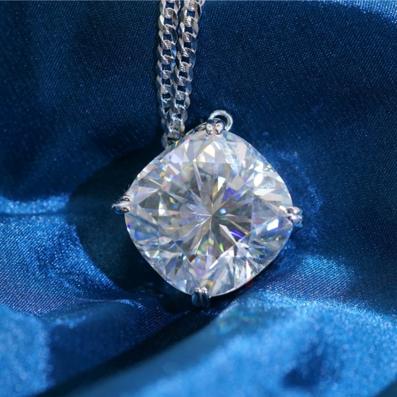 70ct Cushion Cut Synthetic Moissanite Pendant Necklace Chain S925