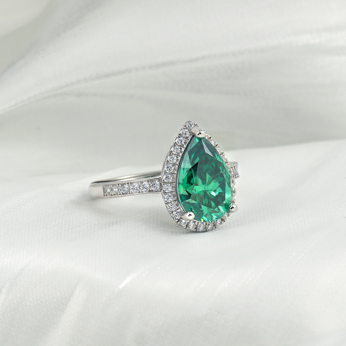 4ct Pear Synthetic Moissanite Luxury Teardrop Shaped Ring S925