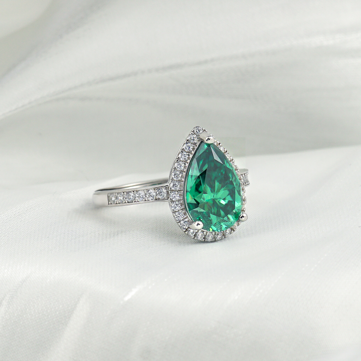 4ct Pear Synthetic Moissanite Luxury Teardrop Shaped Ring S925