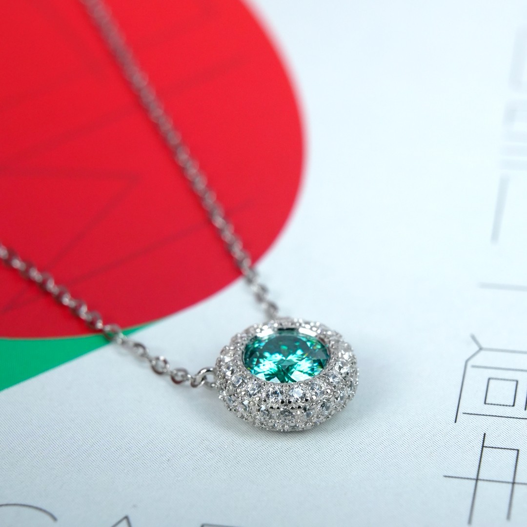 0.8ct Round Synthetic Moissanite Twinkling Halo Pendant Necklace Chain S925