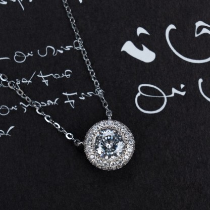 0.8ct Round Synthetic Moissanite Twinkling Halo Pendant Necklace Chain S925