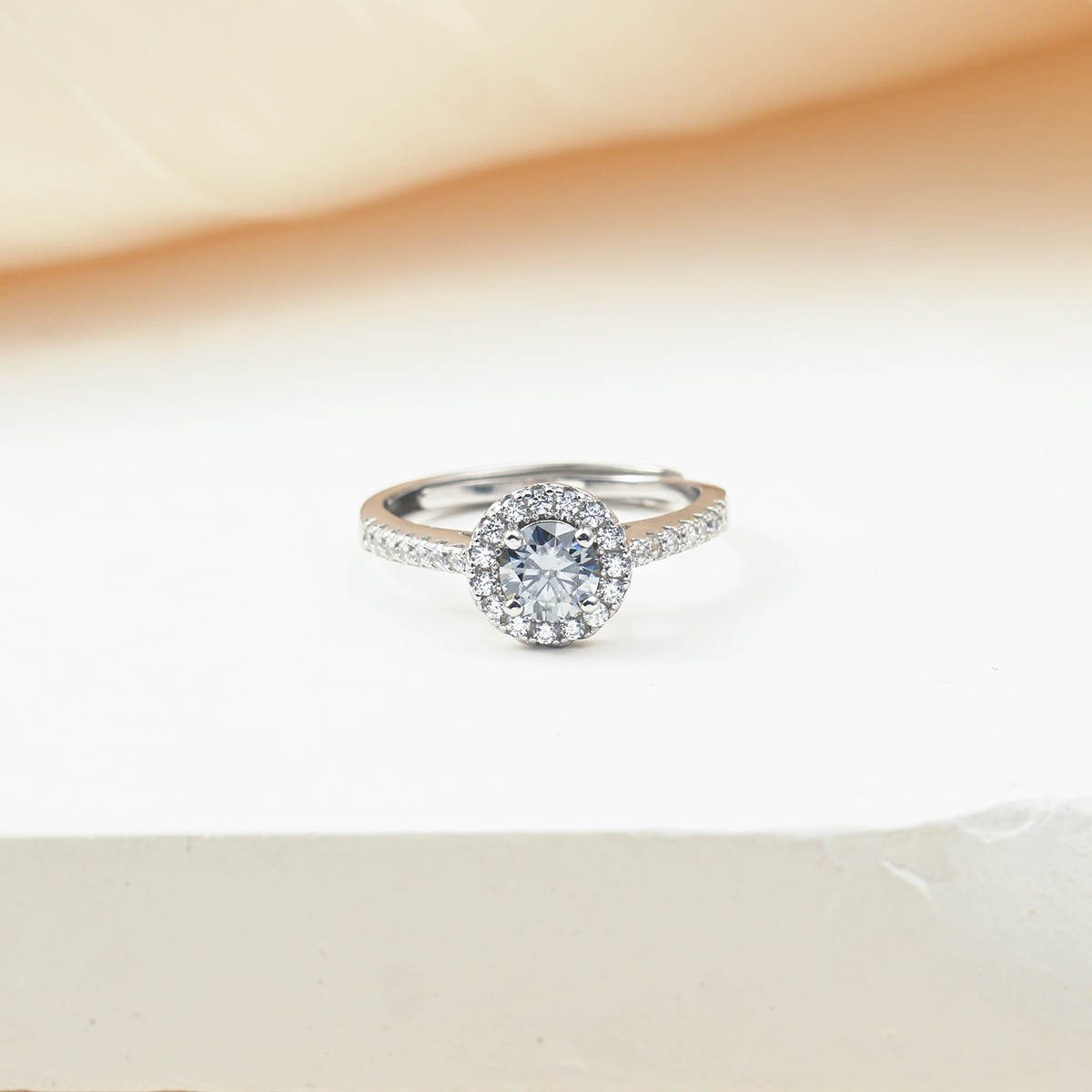 0.5ct Round Synthetic Moissanite Halo Ring S925