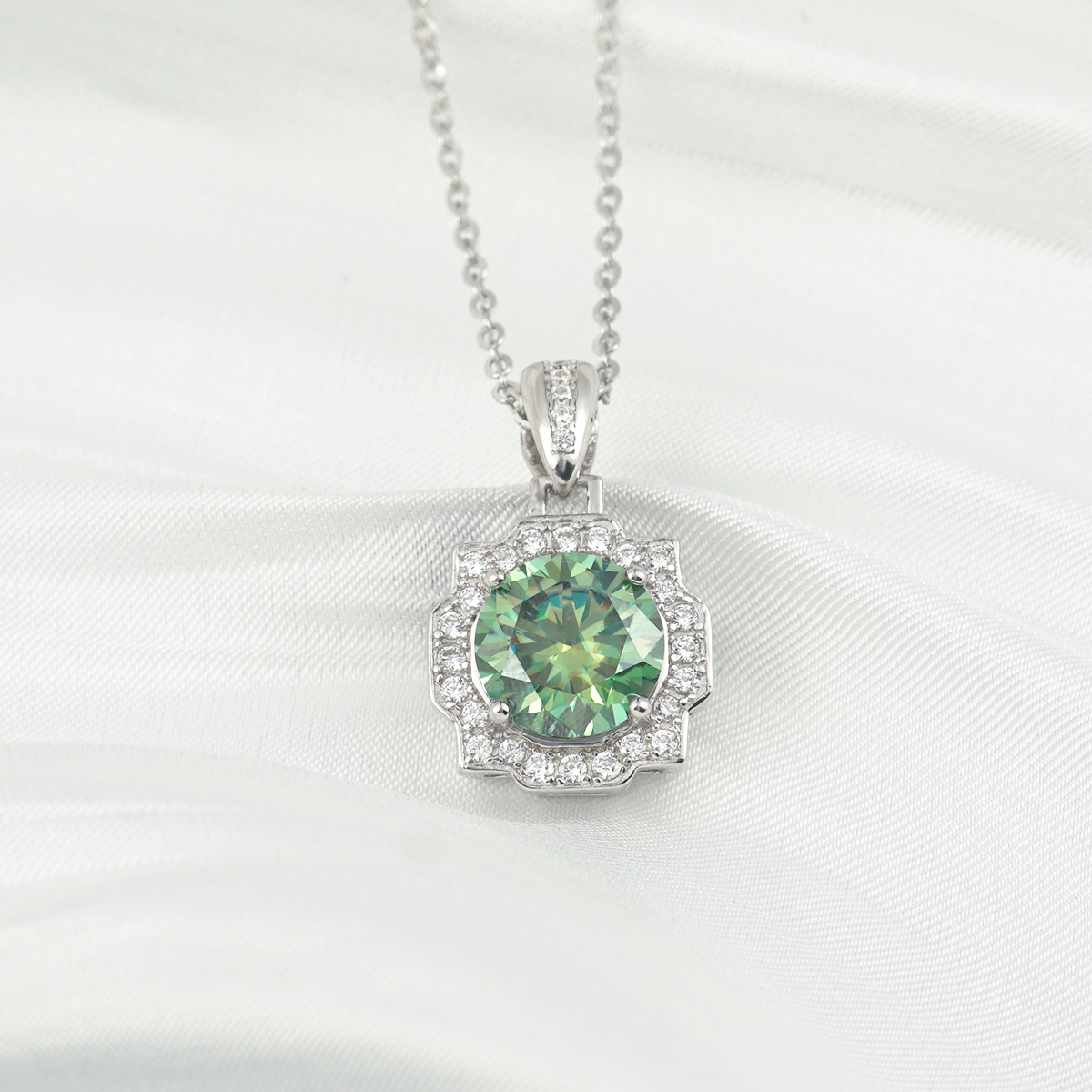 2ct Round Synthetic Moissanite Luxurious Flower Pendant Necklace Chain S925