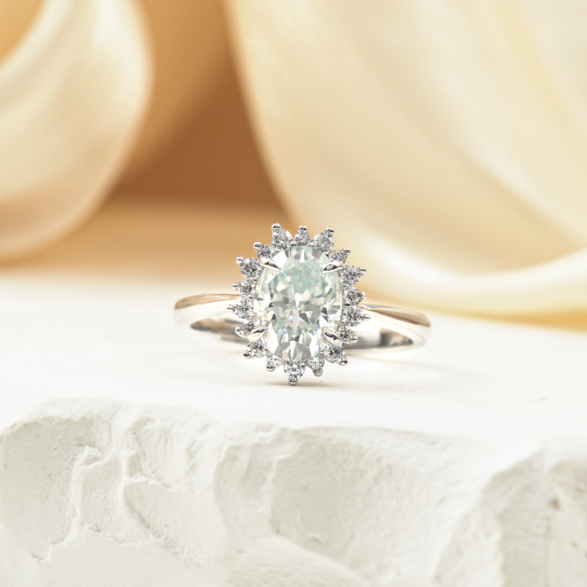 1.5ct Oval Synthetic Moissanite Sunflower Ring S925