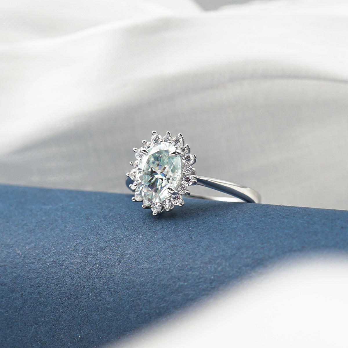 1.5ct Oval Synthetic Moissanite Sunflower Ring S925