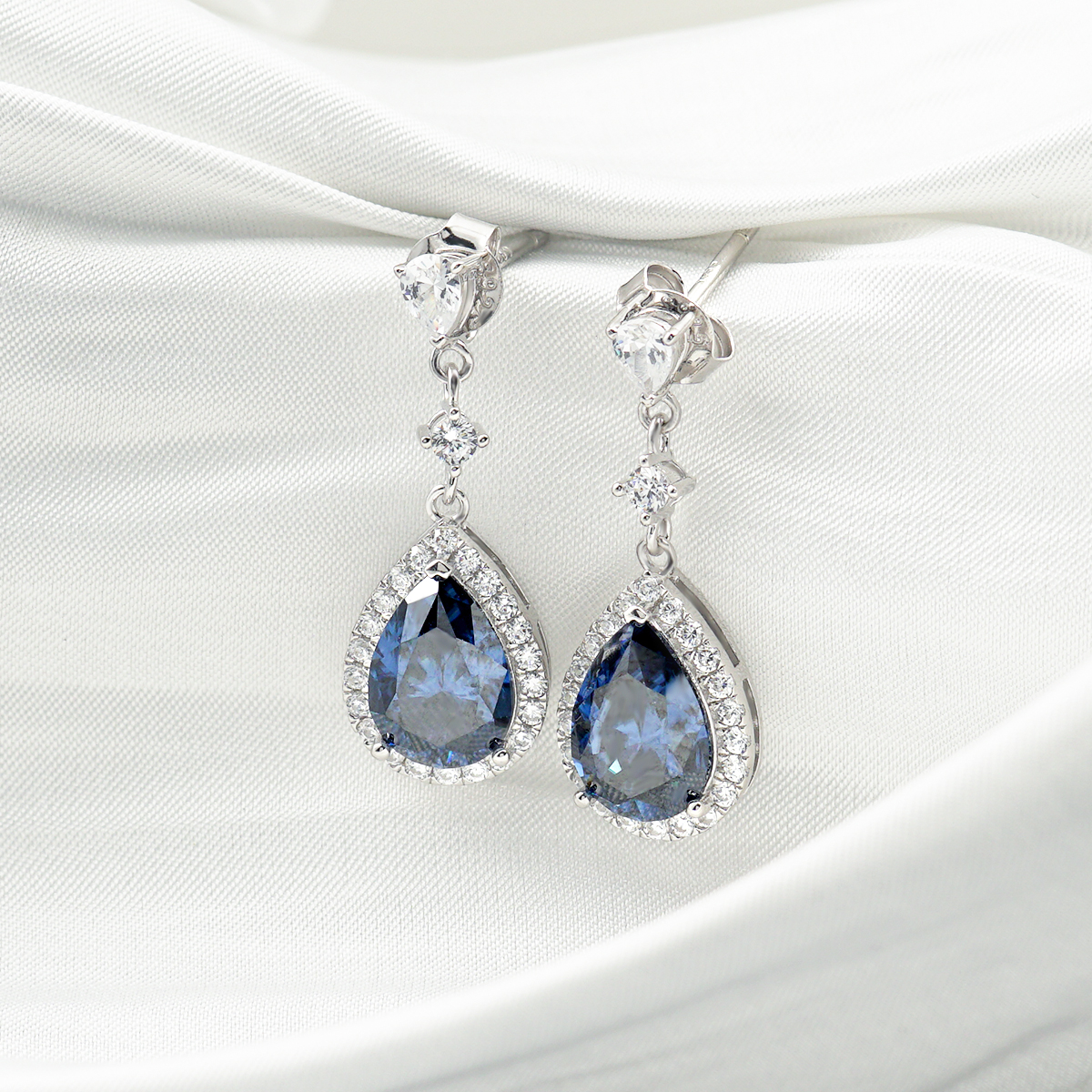 2ct Pear Synthetic Moissanite Teardrop-shaped Stud Earrings S925