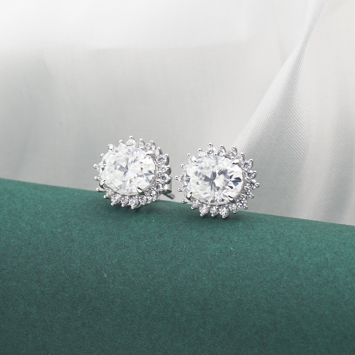 Oval Synthetic Moissanite Sunflower Stud Earrings S925