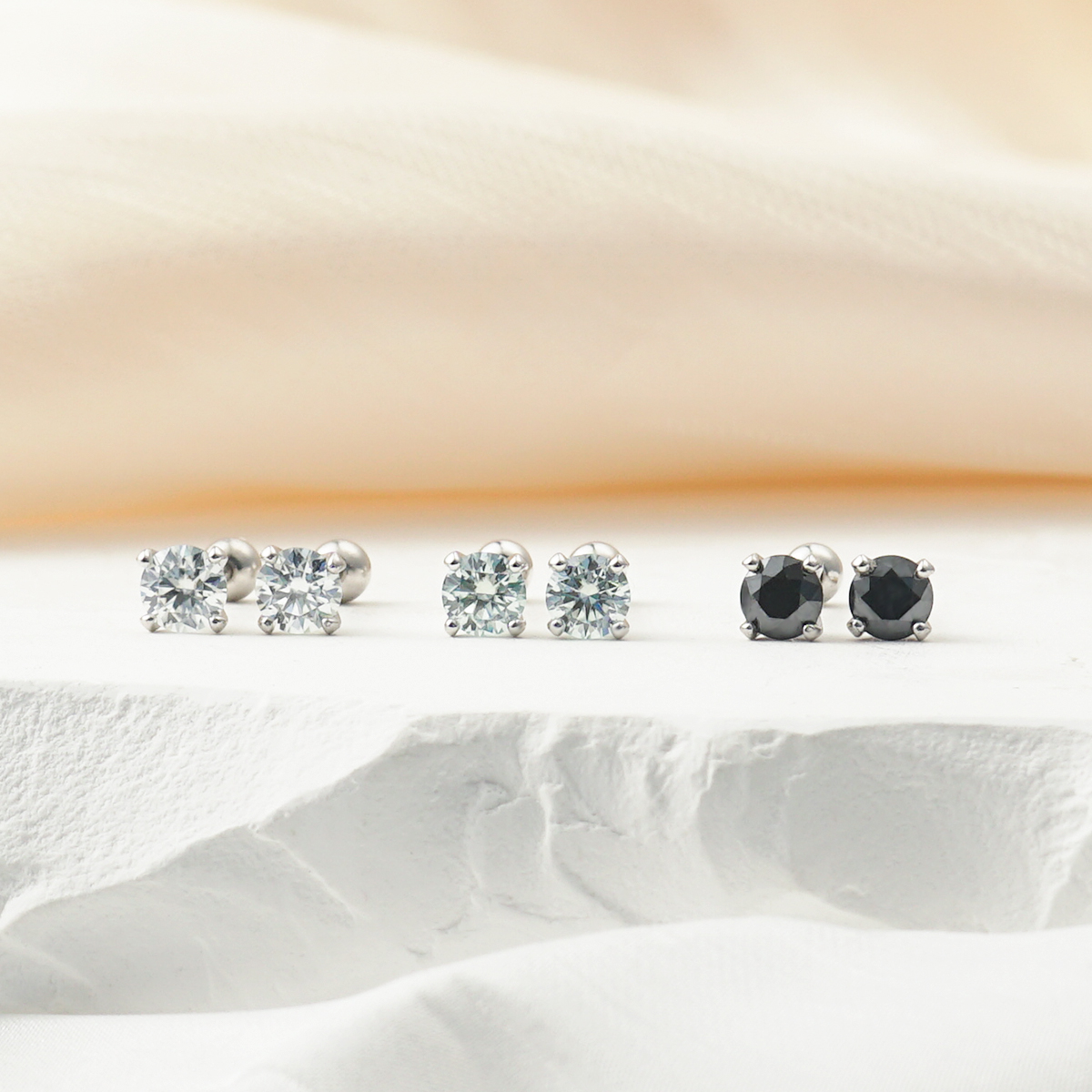 0.3ct Round Synthetic Moissanite Four Prong Stud Earrings S925