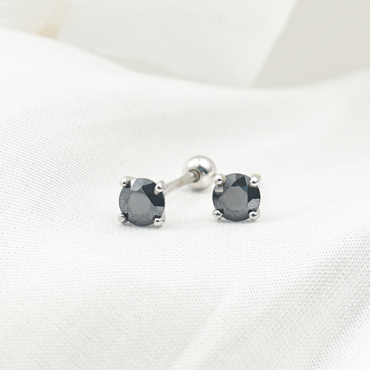 0.3ct Round Synthetic Moissanite Four Prong Stud Earrings S925