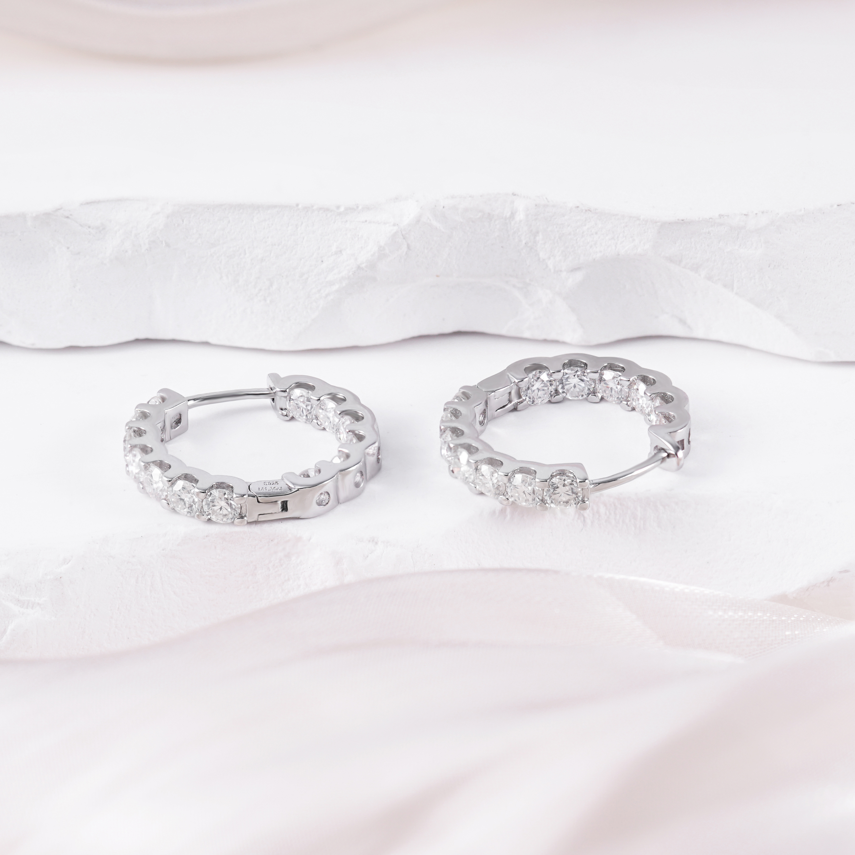 1.3ct Round Synthetic Moissanite Hoop Stud Earrings S925