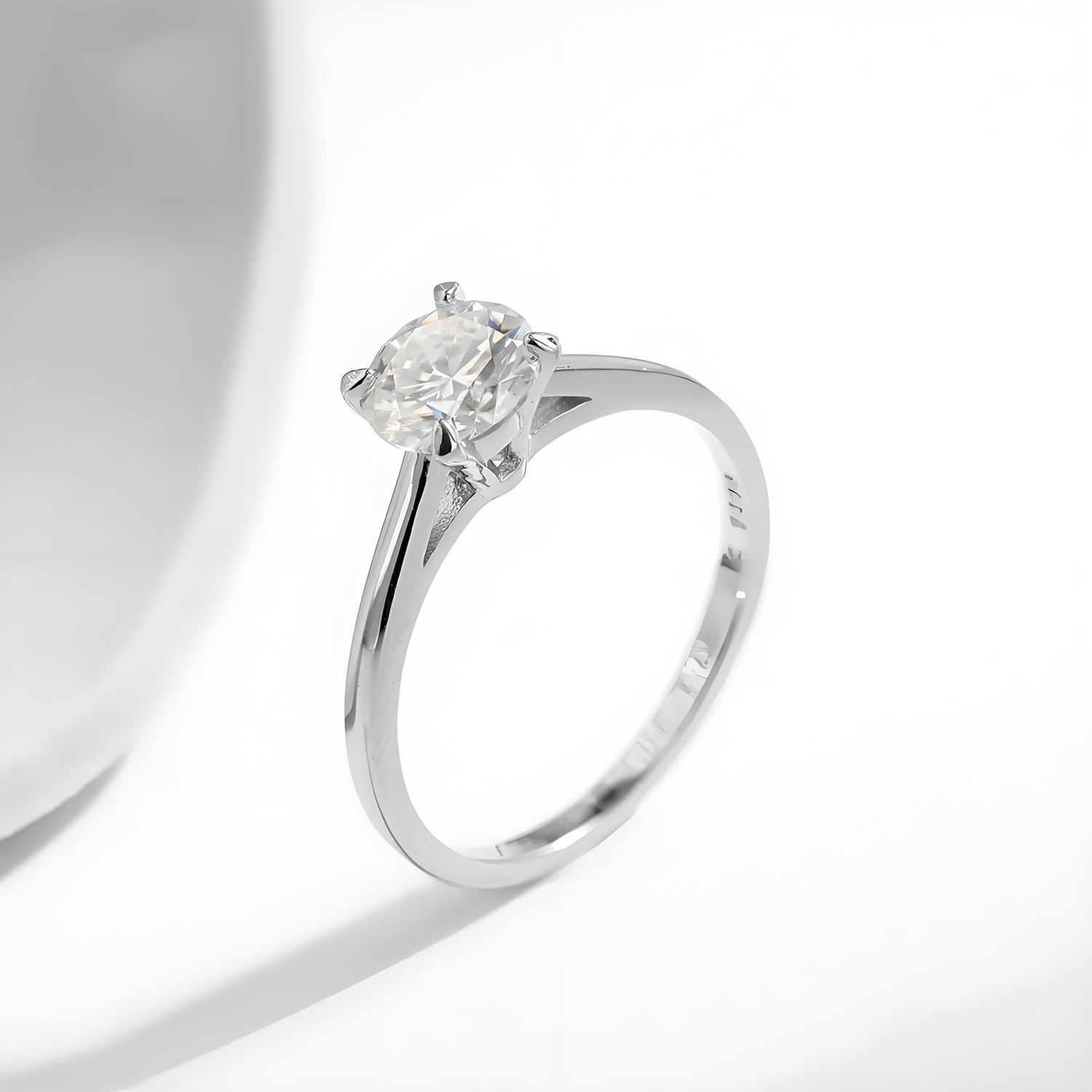 S925 1-2ct Round VVS Synthetic Moissanite Solitaire Four-Prong Ring Band Engagement Wedding Mother's Day Gifts For Her