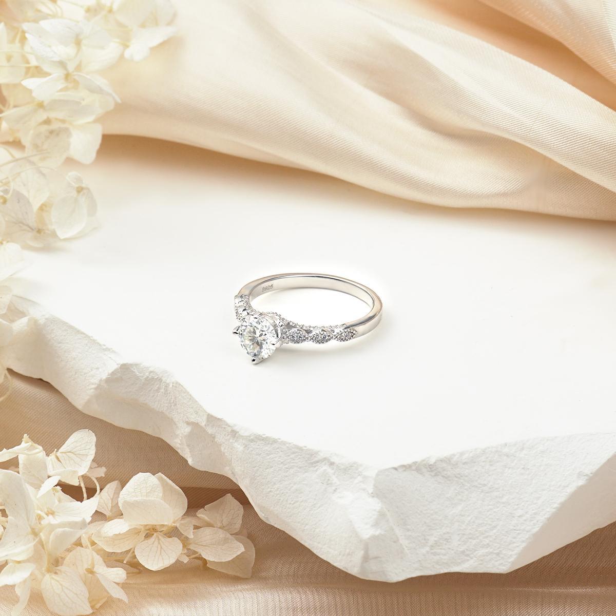 S925 1ct Round Synthetic Moissanite Pierced Ring