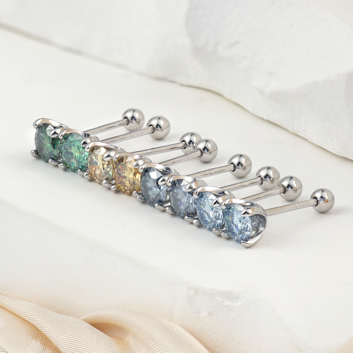 S925 0.5ct Synthetic Moissanite Exquisite Hip Hop Solitaire Four-Prong Stud Earrings Anniversary Birthday Mother's Day Gifts For Men Women