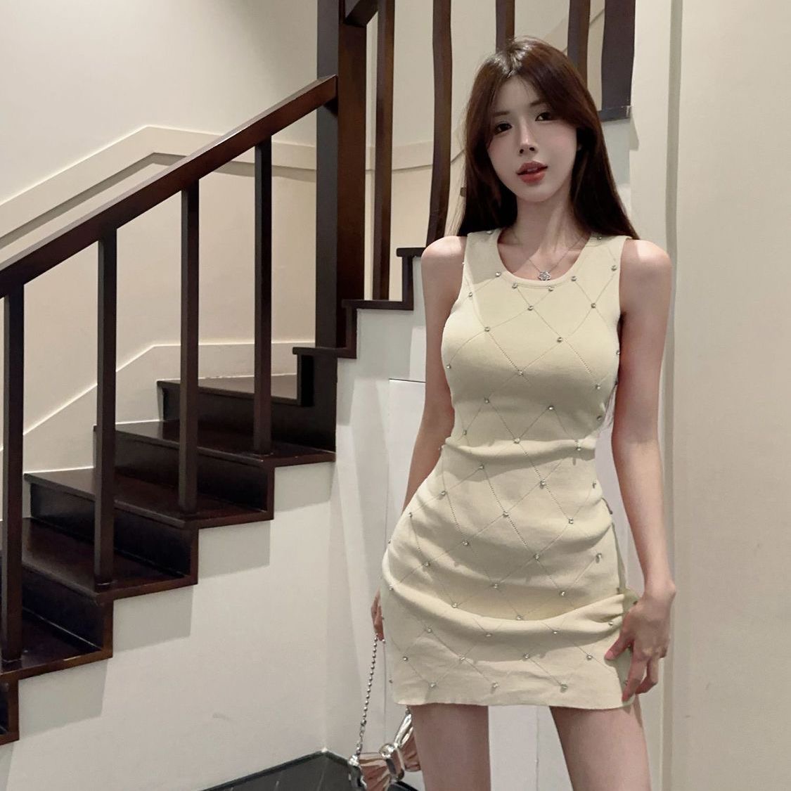 2026年春夏法式设计感小香风背心气质针织修身显瘦辣妹新款连衣裙包臀裙子