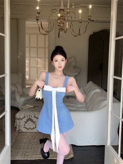 2026年春夏季韩版纯欲甜辣蝴蝶结A字气质高腰修身连衣裙