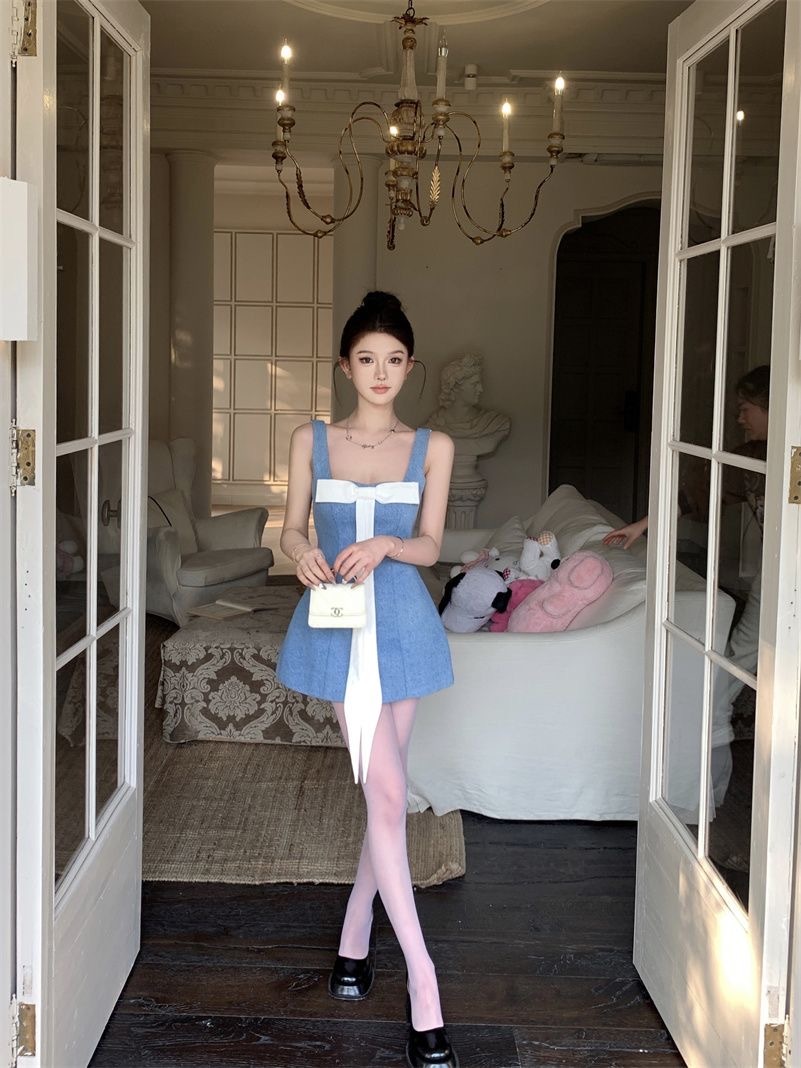 2026年春夏季韩版纯欲甜辣蝴蝶结A字气质高腰修身连衣裙