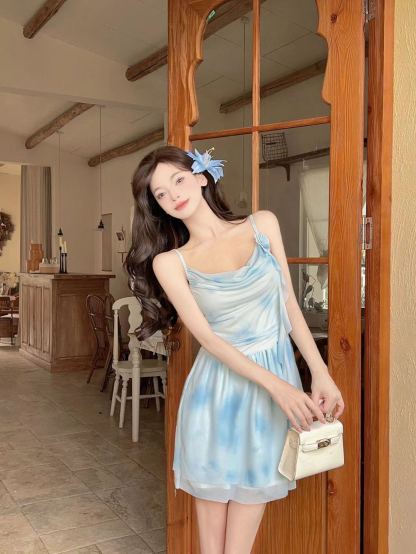 2026春夏纯欲风小清新甜美吊连衣裙小个子收腰花朵飘带网纱蓬蓬裙短裙公主裙子