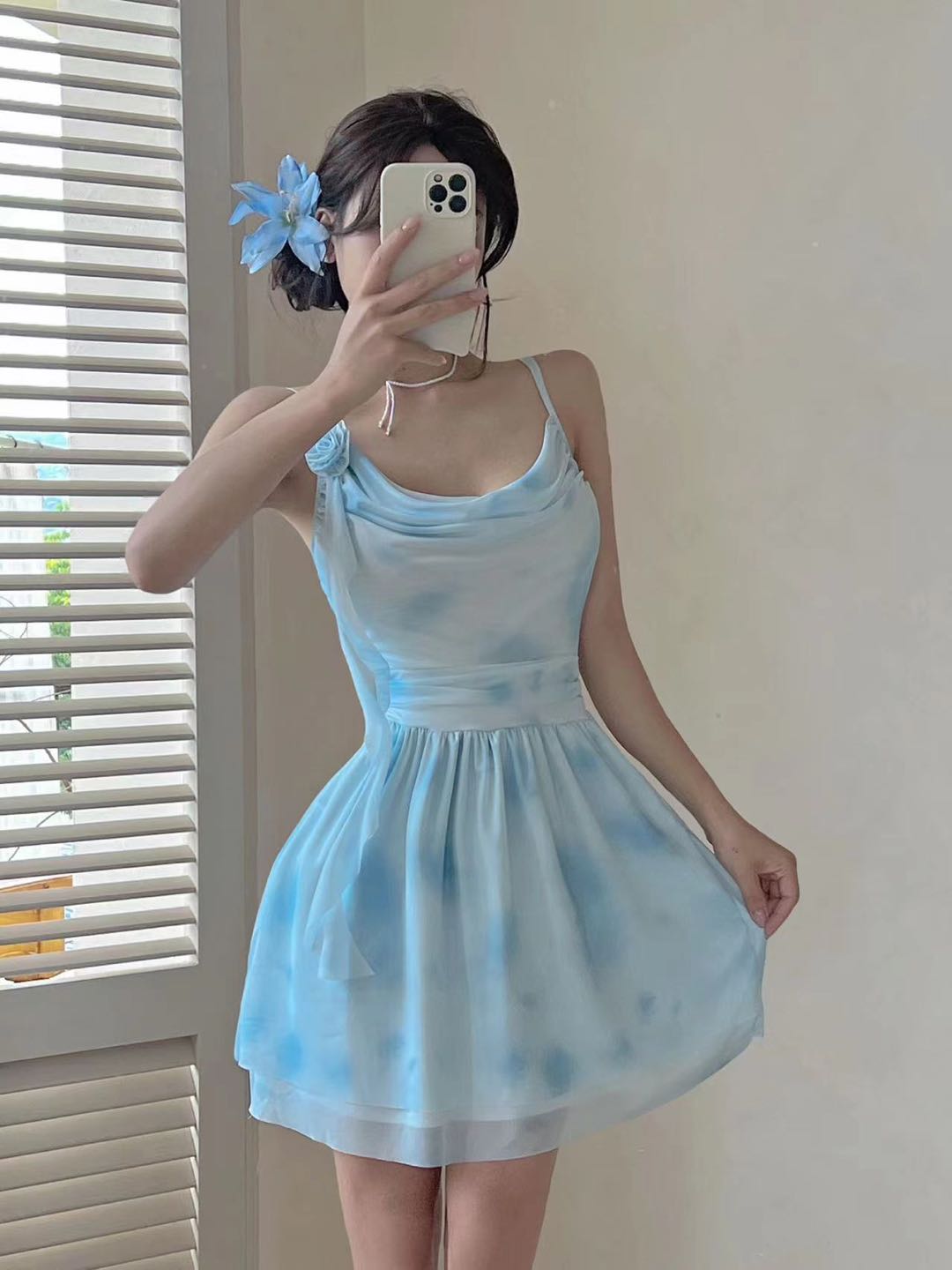 2026春夏纯欲风小清新甜美吊连衣裙小个子收腰花朵飘带网纱蓬蓬裙短裙公主裙子