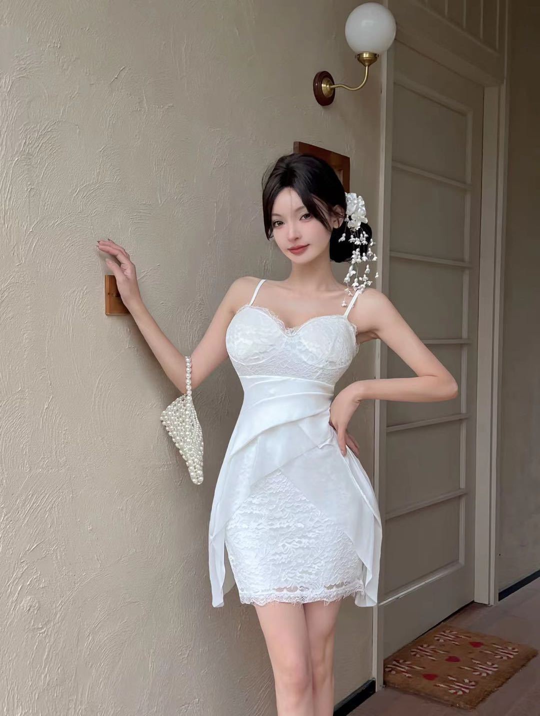 2026春夏气质法式纯欲网纱拼接不规则吊带礼服短裙性感名媛收腰包臀连衣裙