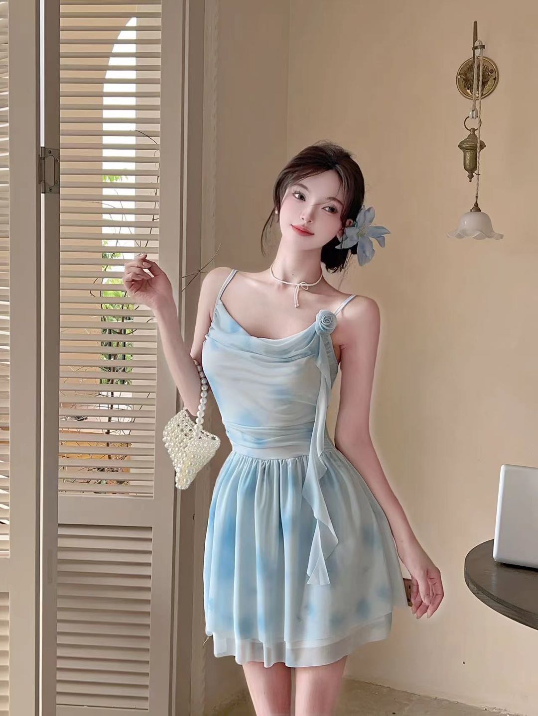 2026春夏纯欲风小清新甜美吊连衣裙小个子收腰花朵飘带网纱蓬蓬裙短裙公主裙子